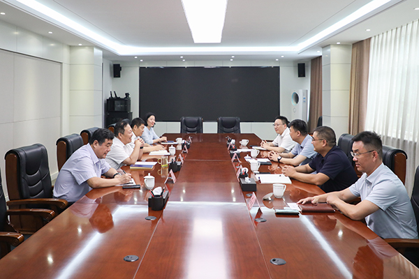 山东hjc黄金城官网登录集团孙冠军董事长一行赴天桥区拜访交流
